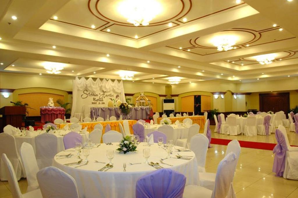 Grand Regal Hotel Bacolod Exterior foto