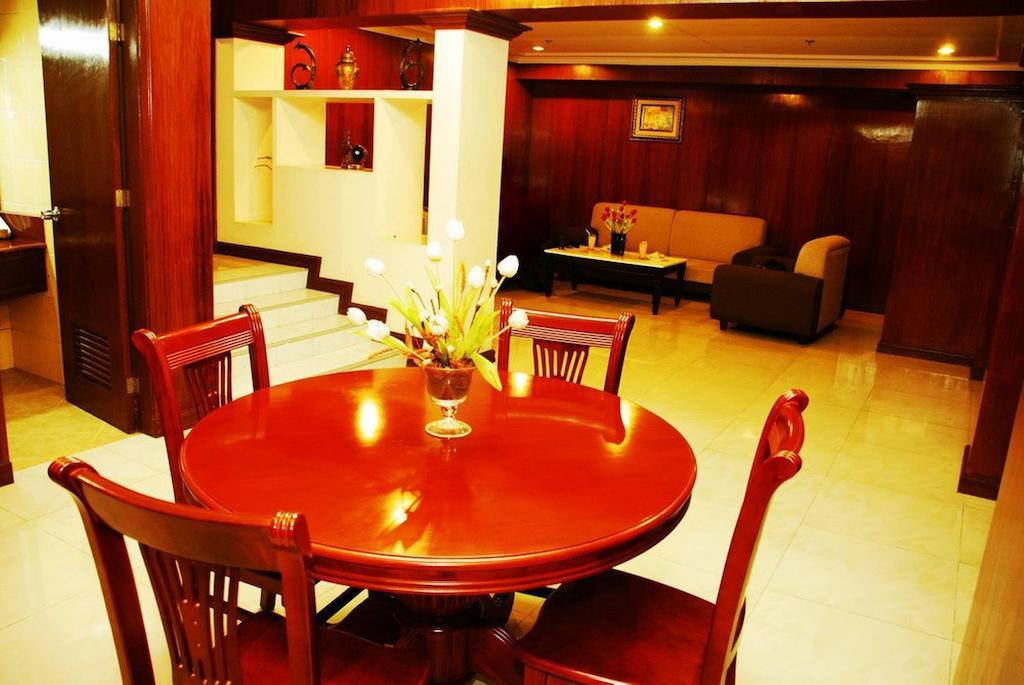 Grand Regal Hotel Bacolod Exterior foto
